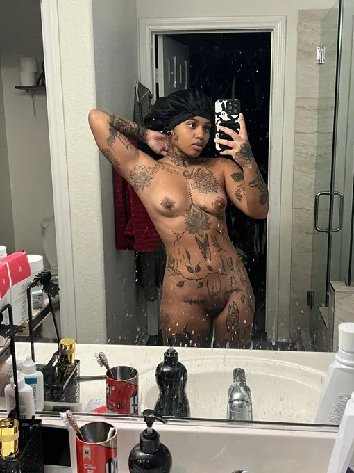 Sexy with ink image 32
