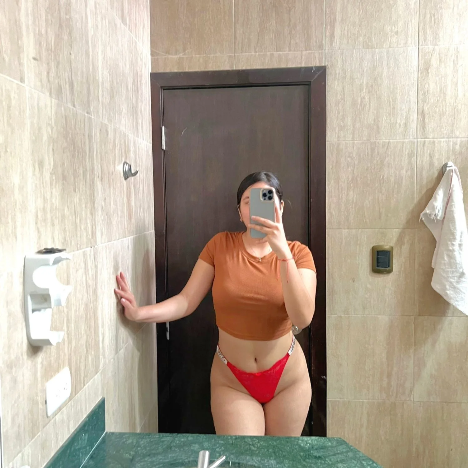 Perrita le manda fotos al novio y quedó exhibida image 8