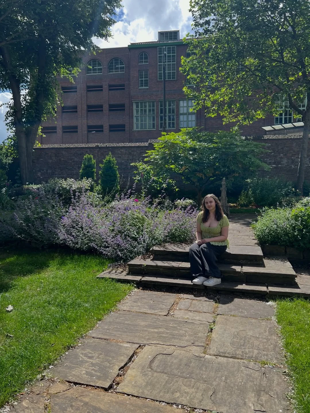 Upcoming NZ/UK actress Liz image 17