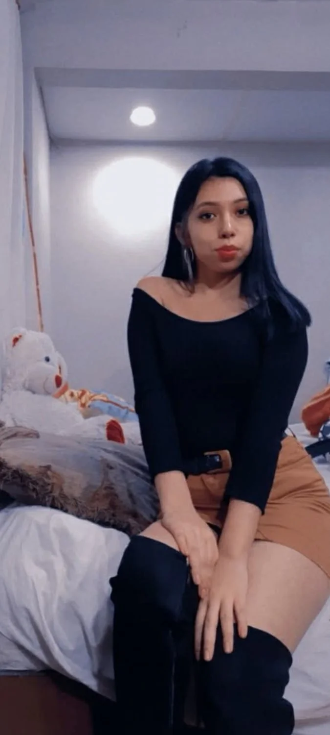 Linda Girl zorrita y puta bien hermosa flakita sexy image 2