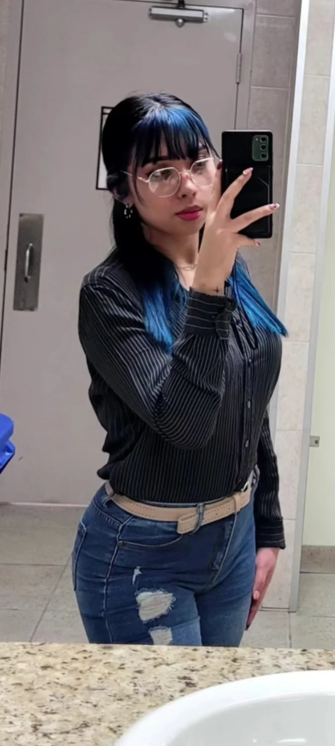 Linda Girl zorrita y puta bien hermosa flakita sexy image 29