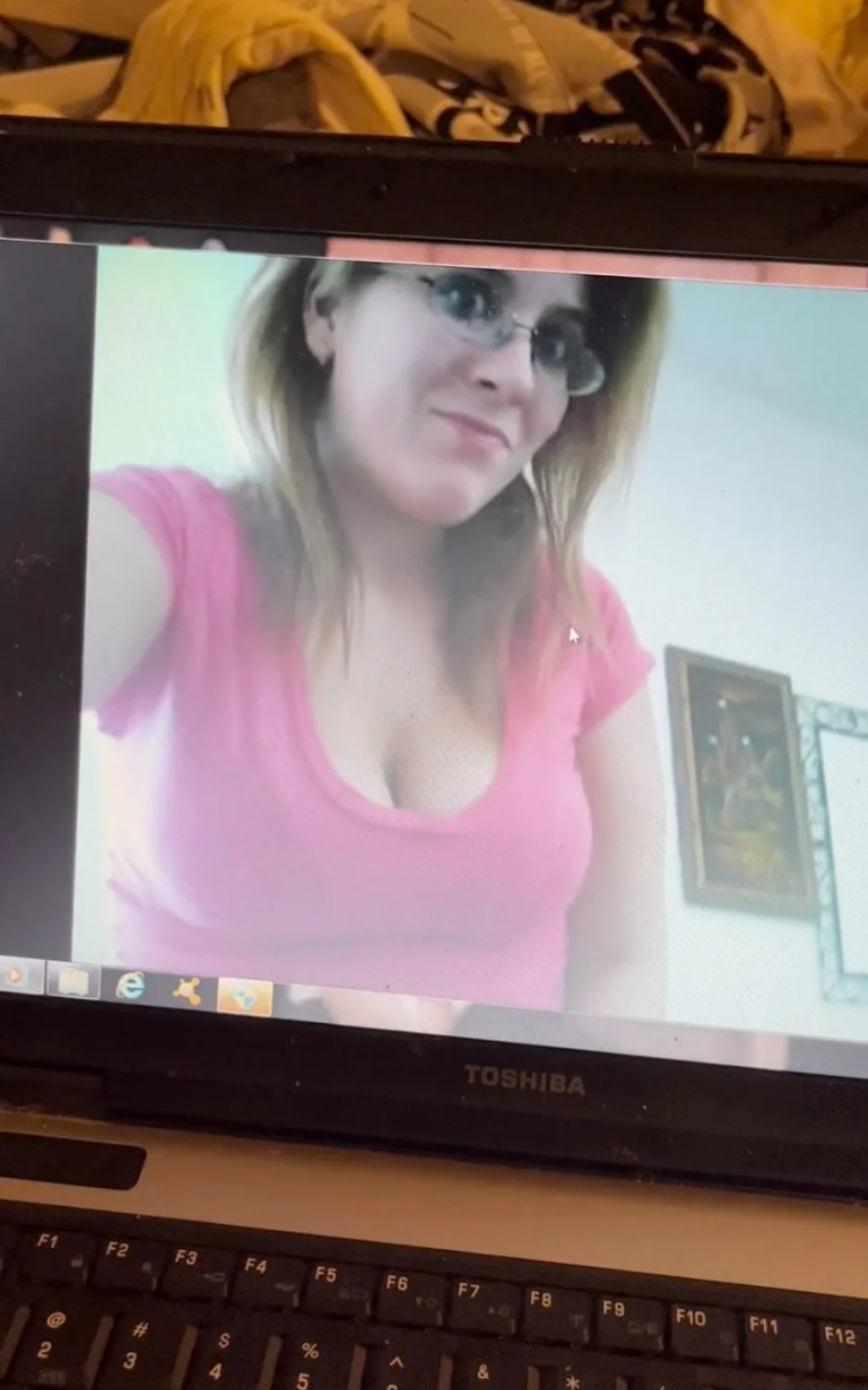 I love this whores milf body image 15
