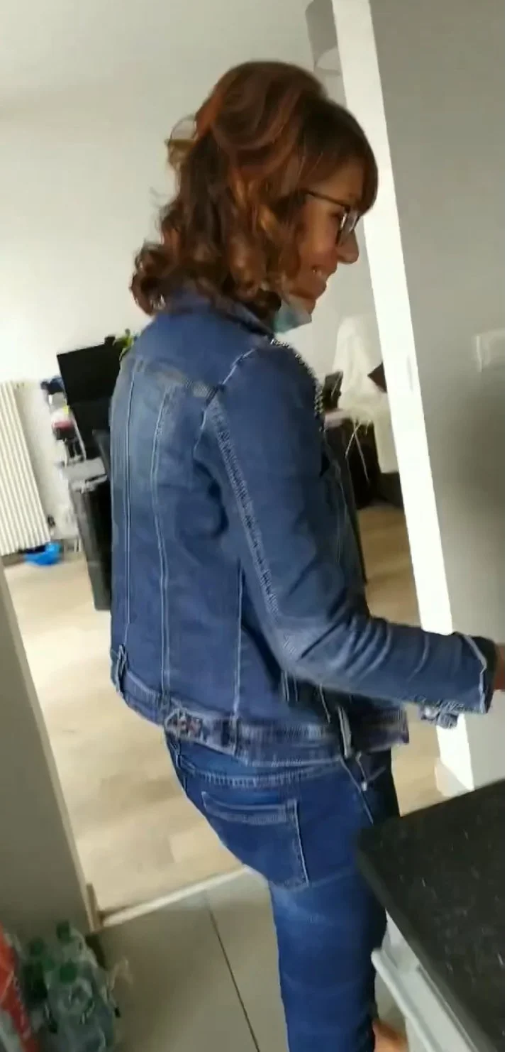 Creepshot slut sexy mature mom milf exposed spy voyeur image 3