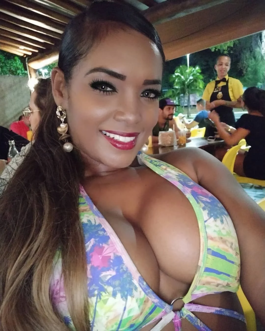 Novinha morena policial do rabo enorme foi vazada pelo ex!!! novinha, vazou, vazada, amador image 4