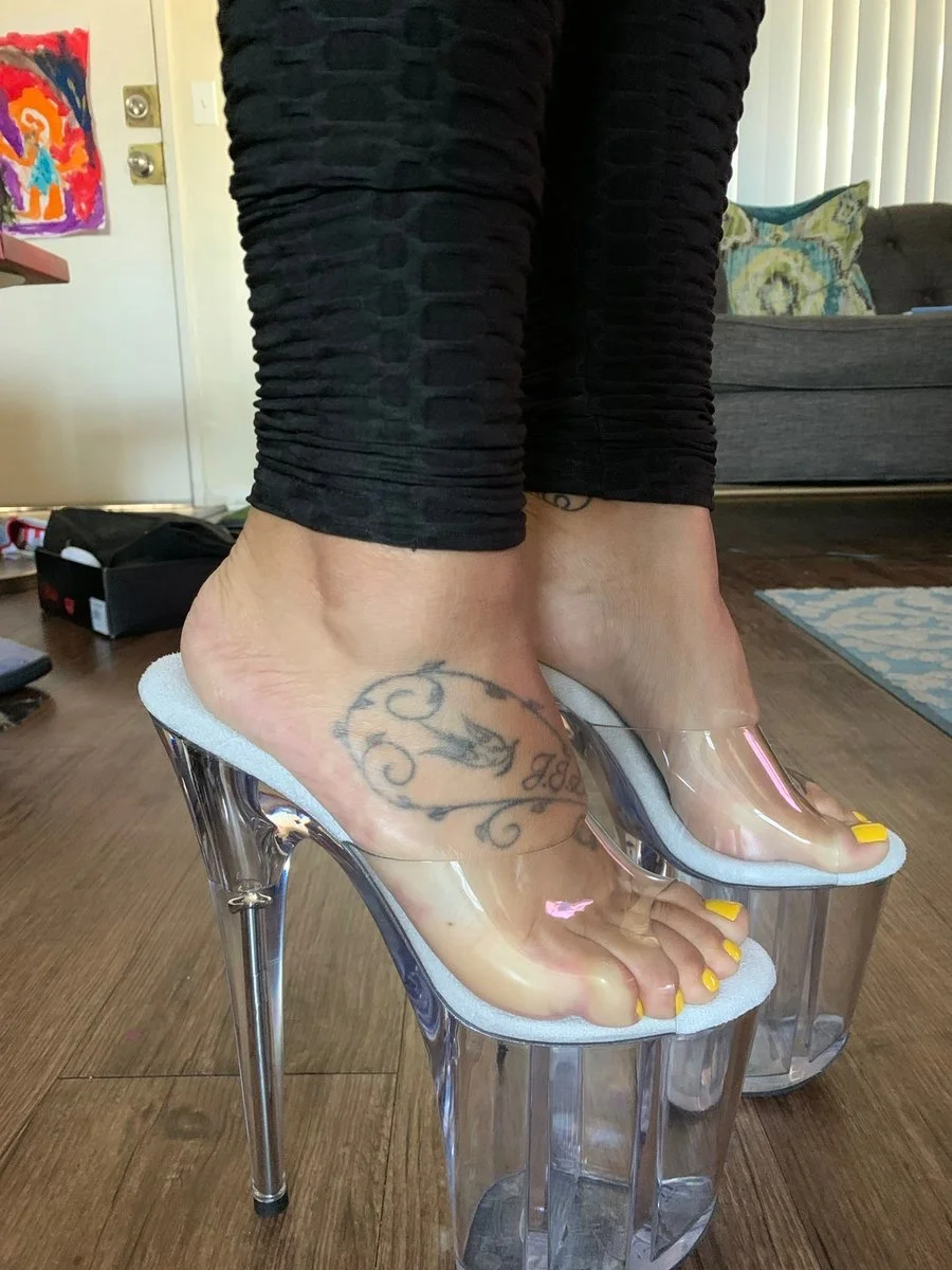 Milf sexy chica #plataformas 2 image 6
