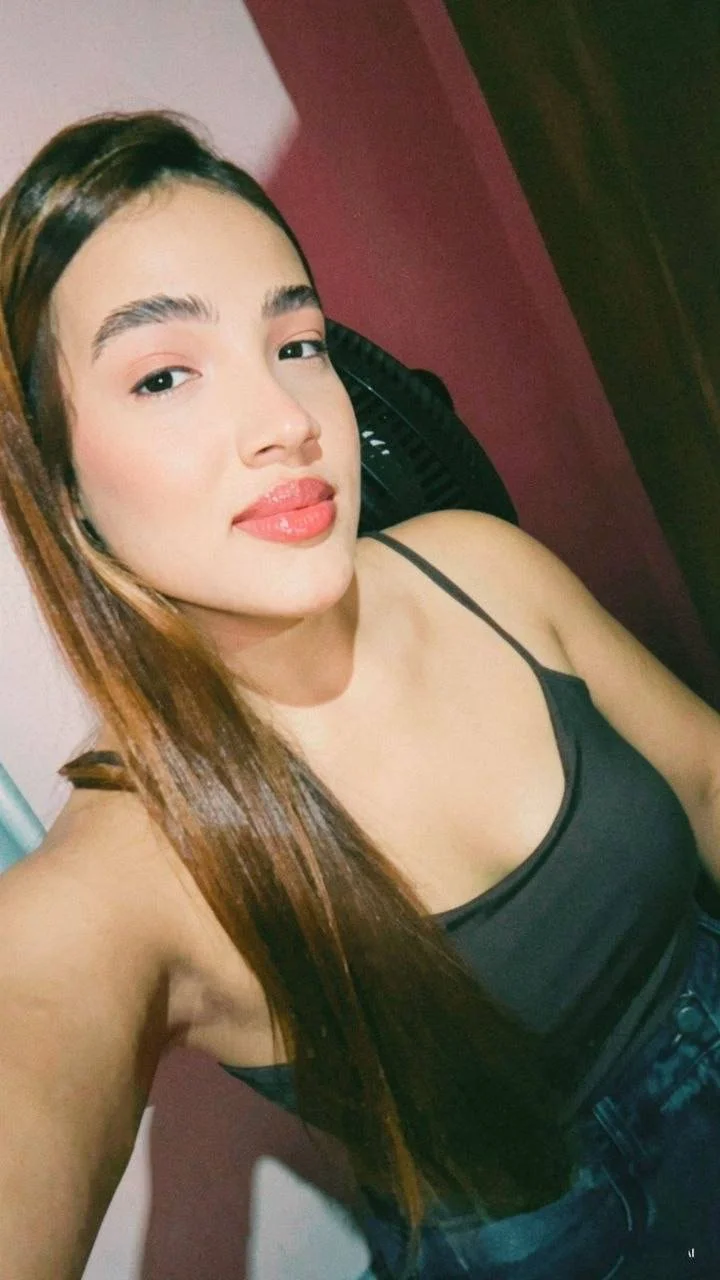 Ninfeta safada caiu na net se exibindo pro amante image 1