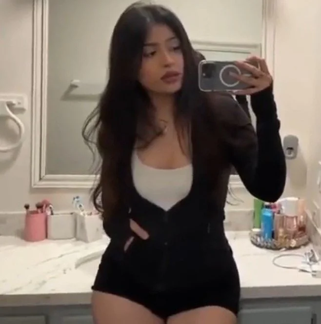 Novinha branquinha gravou fudendo e vazou! caiu na net safadinha magrinha no sexo amador main image