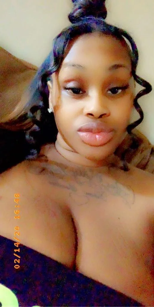 G0bBliN BustY th1cK 3b0nY bBw !! image 1