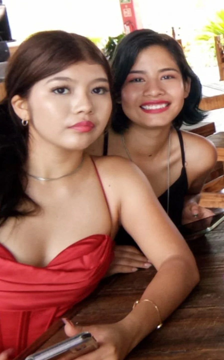 10 me gusta y doy nombre comp de las hermanas putas image 3