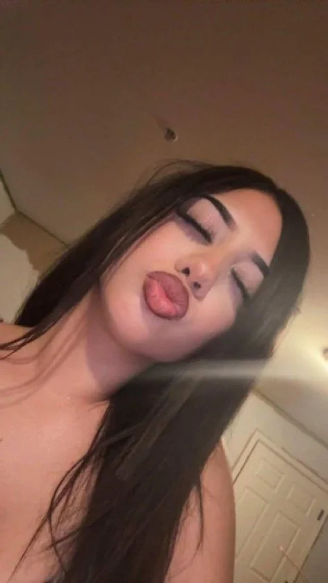sells pussy for 300 in AZ image 6