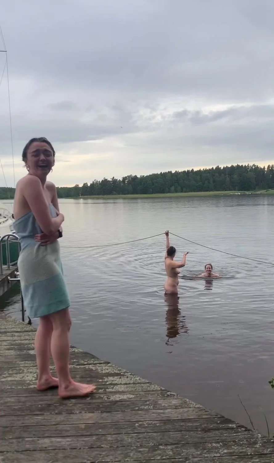 Maisie Williams (Arya Stark) leaked nudes. image 17