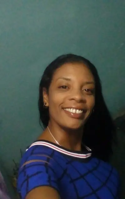LINDA TARDE A TODOS BESOS DE SU PUTA CUBANA KENYA LEYVAS COMENTEN MIS FOTOS MANDEN MENSAJE SUCIOS cover image