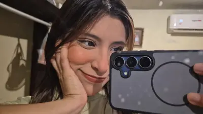 Mi amiga tetona le encanta humillarse frente a la cámara cover image