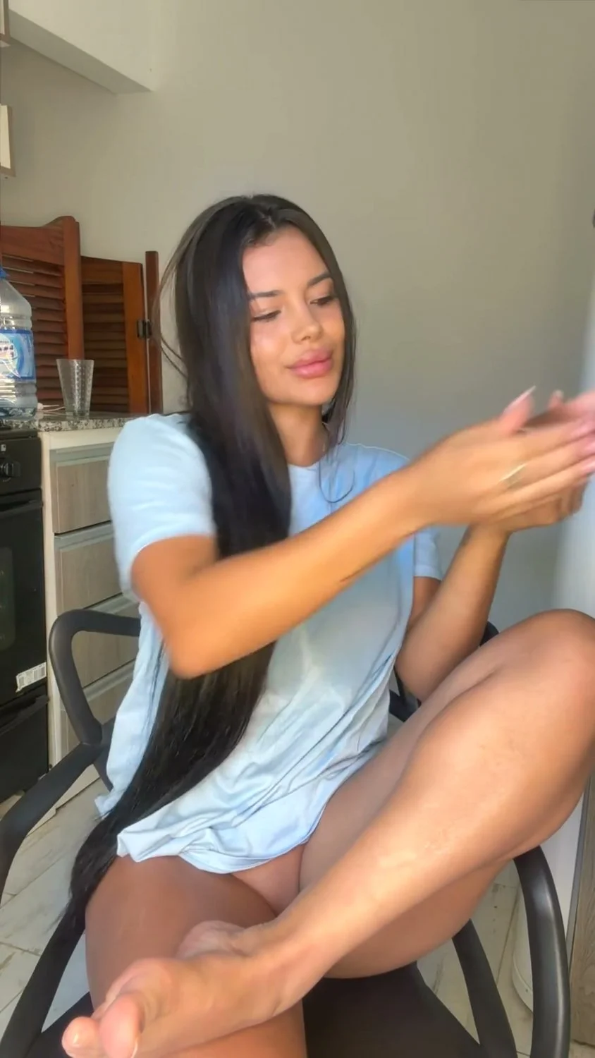 🔞 perfect ass nasty slut fingering pussy shaved pussy nude 🍑💦 OF image 3