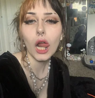 Teen gf did you wrong ? Send her to my dm ! cover image