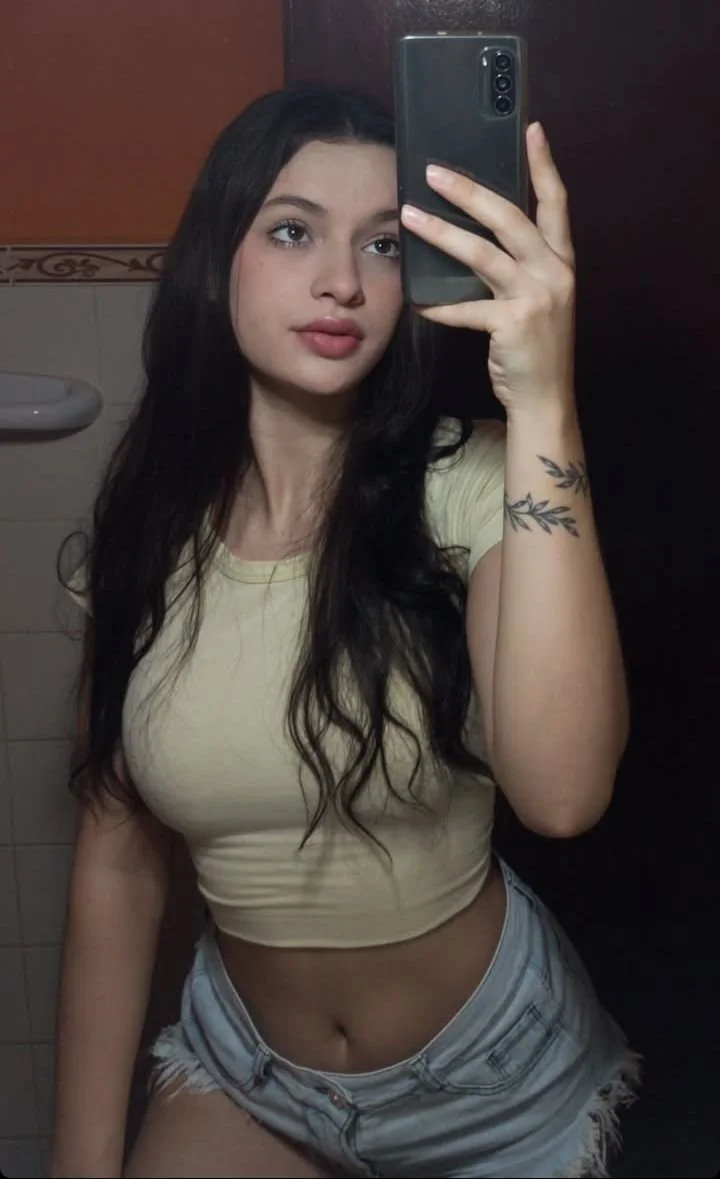 Pendeja misionera culona🍑🫦 image 16