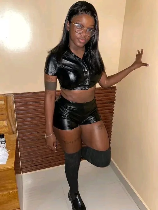 É mesmo ela 😍😋🇦🇴💦🥵 main image