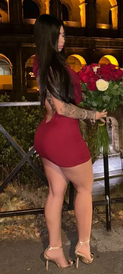 NOVINHA MORENA DE LEGGING ROSA - DEIXANDO VC LOUCO PRA GOZAR MUITO LEITE cover image
