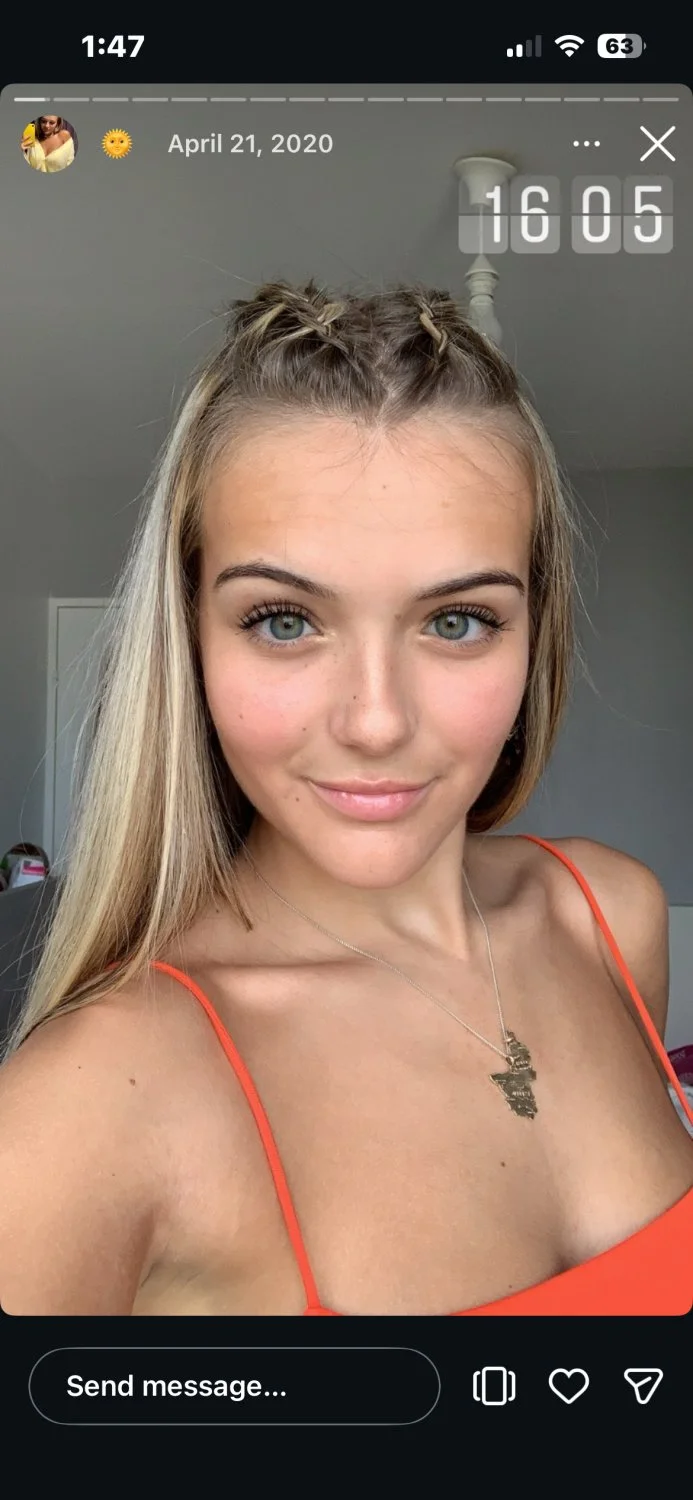 Aurelie Is a fucking babe image 10