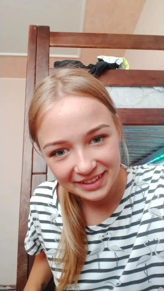 Novinha loirinha bonitinha mas ordinária fazendo live instigando os tarados image 6