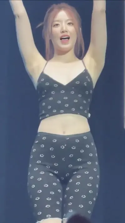 (G)-IDLE Shuhua Xray Filter cover image