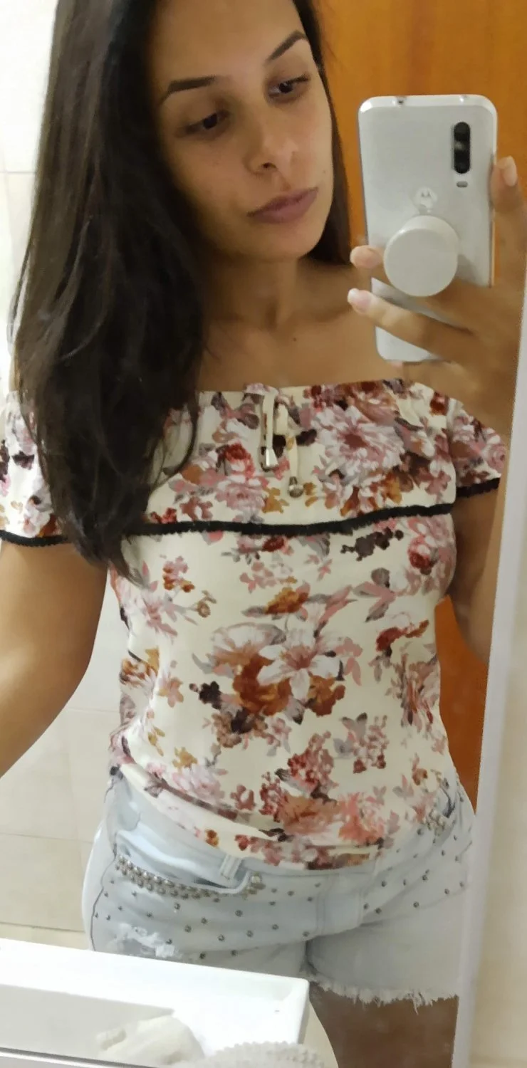 Larissa casada tomando banho image 3