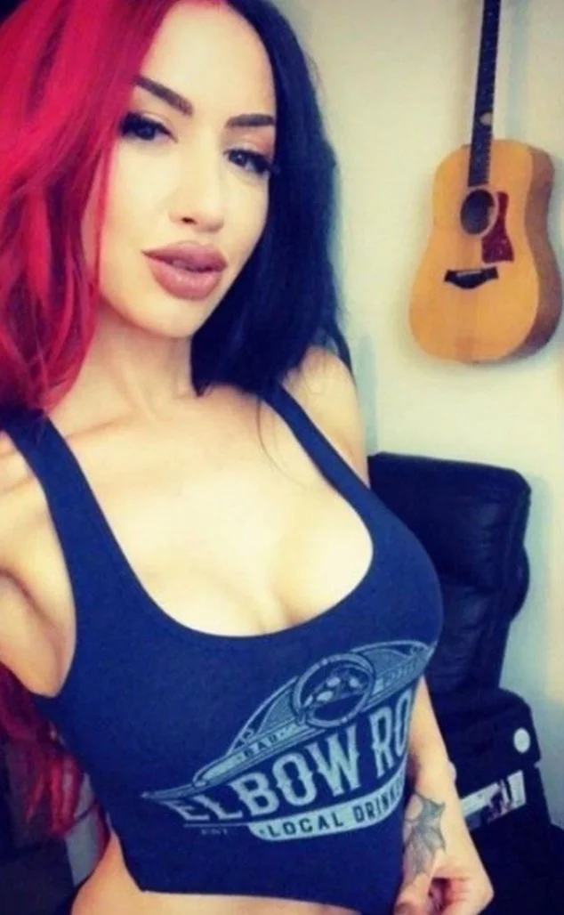 Ash Costello 11 image 10