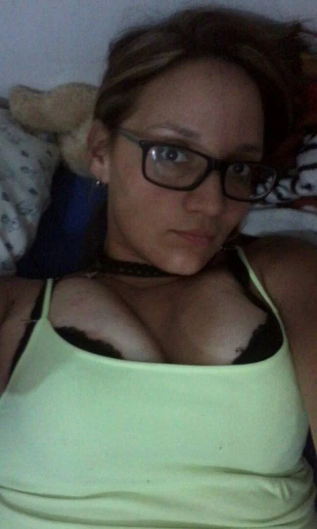 Beatriz RG una sexy milf española image 2