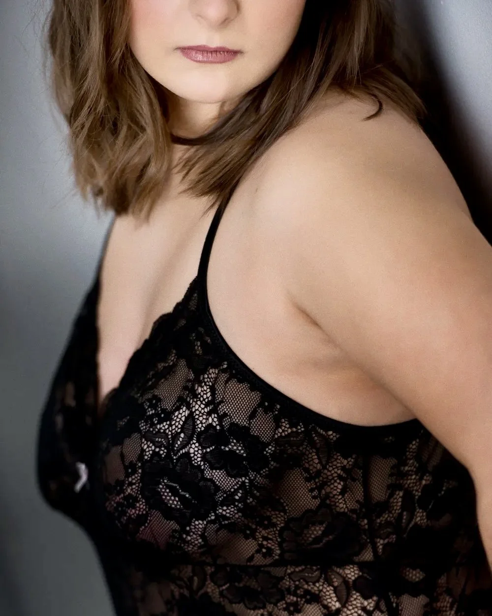 Chubby brunette beauty boudoir image 5