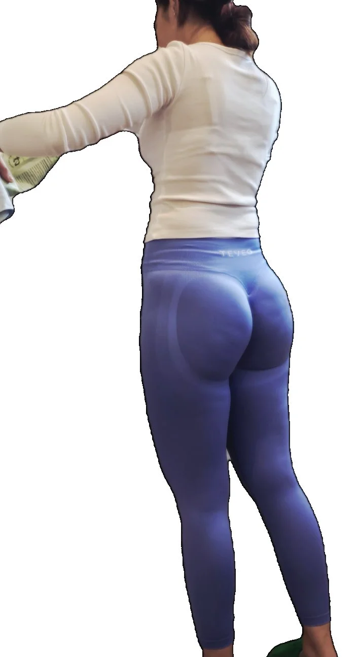 My sister-in-law has an amazing ass, I can't get enough of her.🍑🍑🍑🥵🥵🍆🔥🔥 image 3