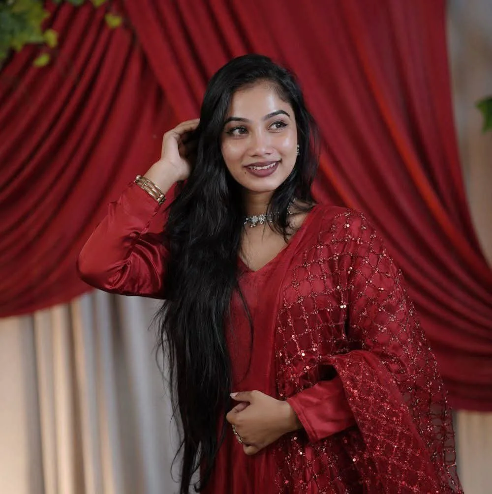 Desi college girl new leak and photos. image 4