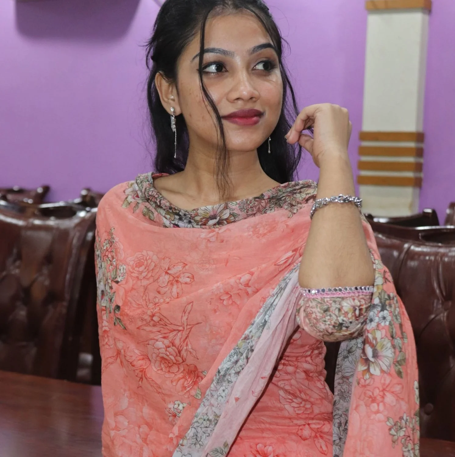 Desi college girl new leak and photos. image 5