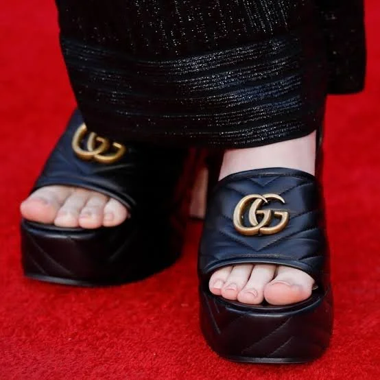 feets billie eillish image 5