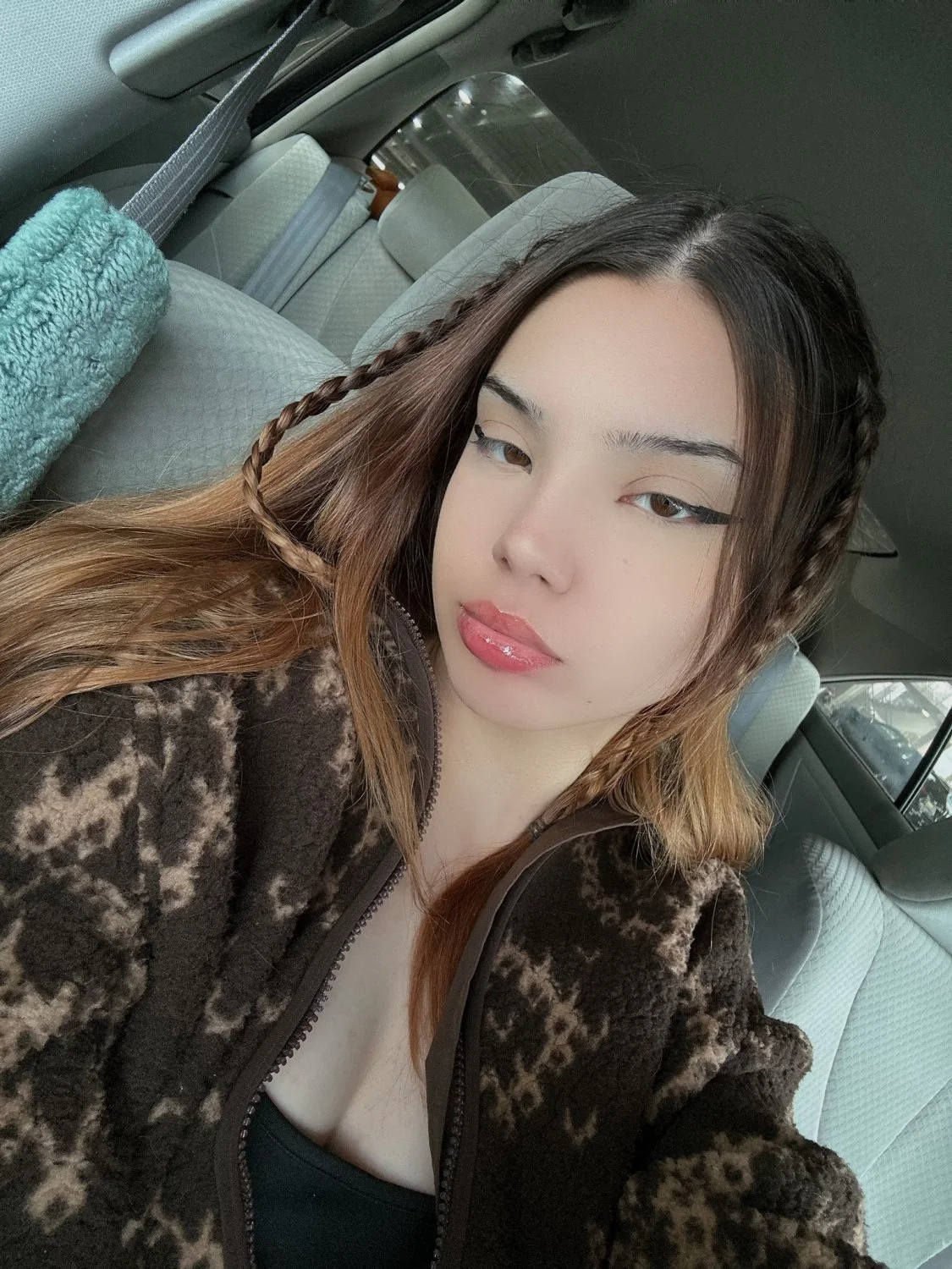 Petite Latina ex exposed image 2