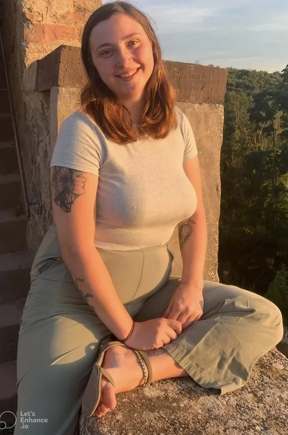 Cute brunette pawg leaked image 4