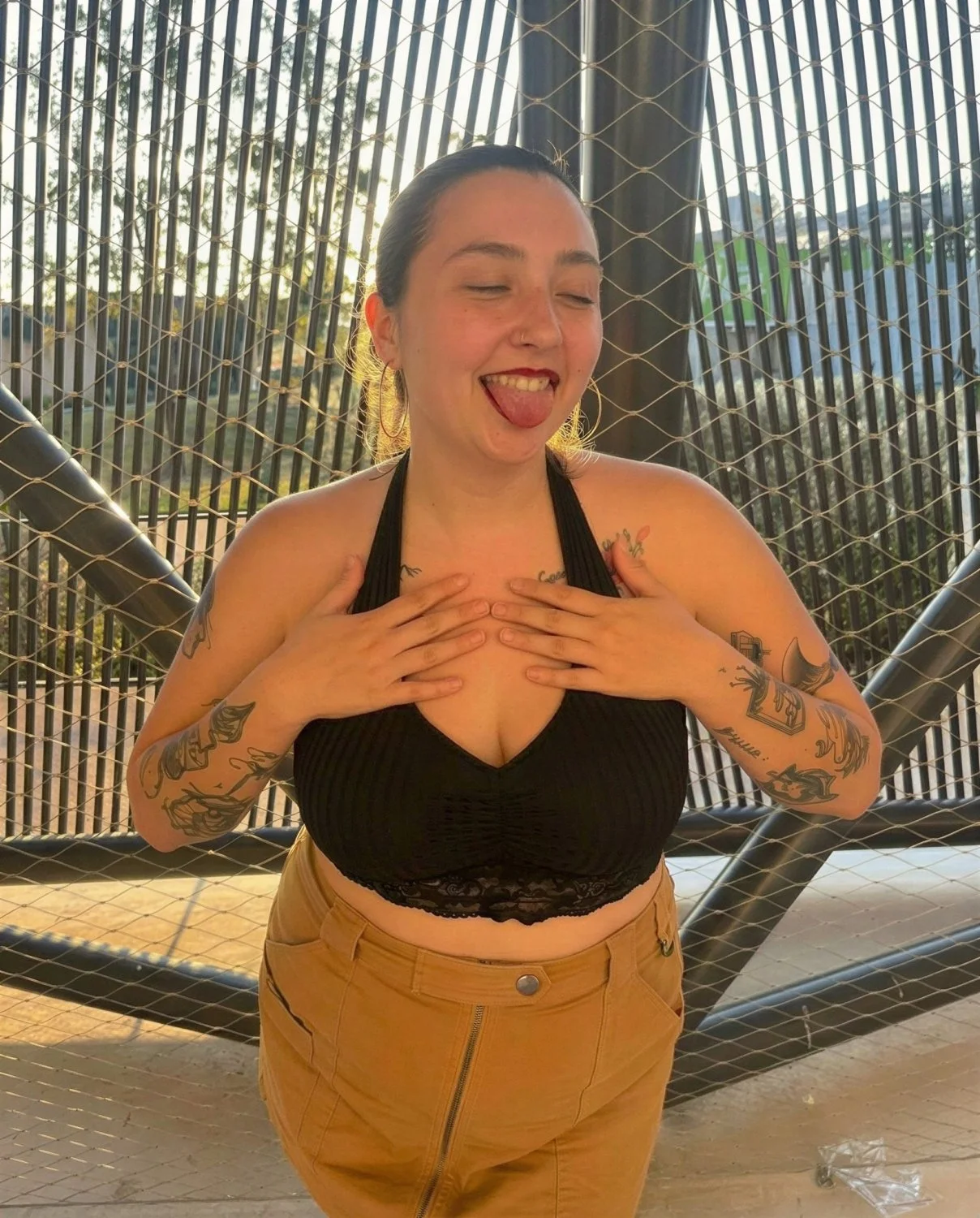 Cute brunette pawg leaked image 8