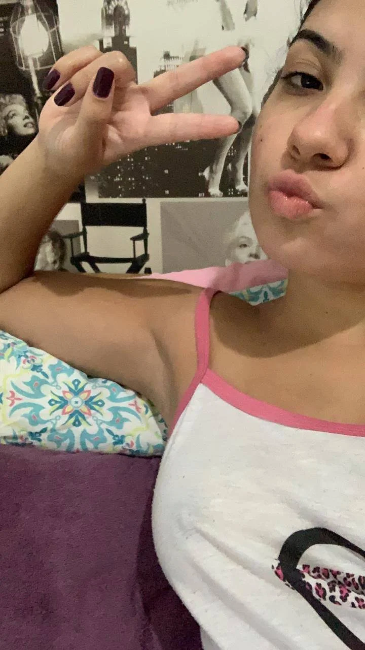 Vazou novinha safada na siririca image 16
