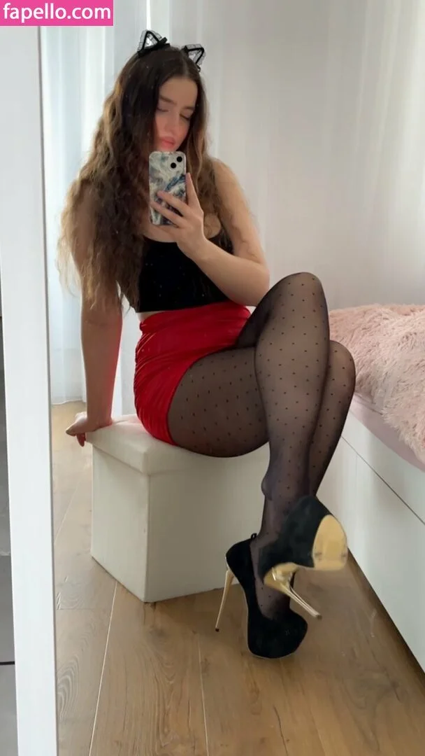 Sexy missvikelsik image 2