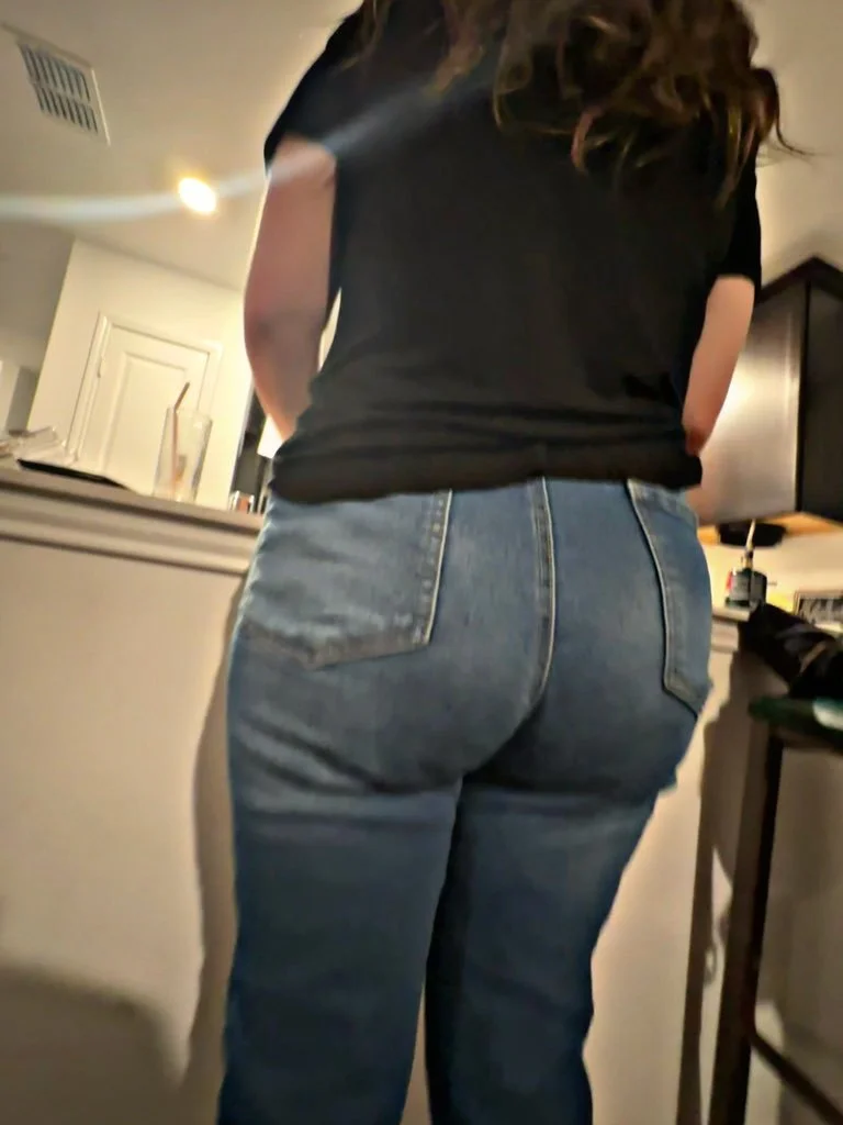 Thick Pawg Milf Getting Fucked With A Plug In, dm or kik image 9