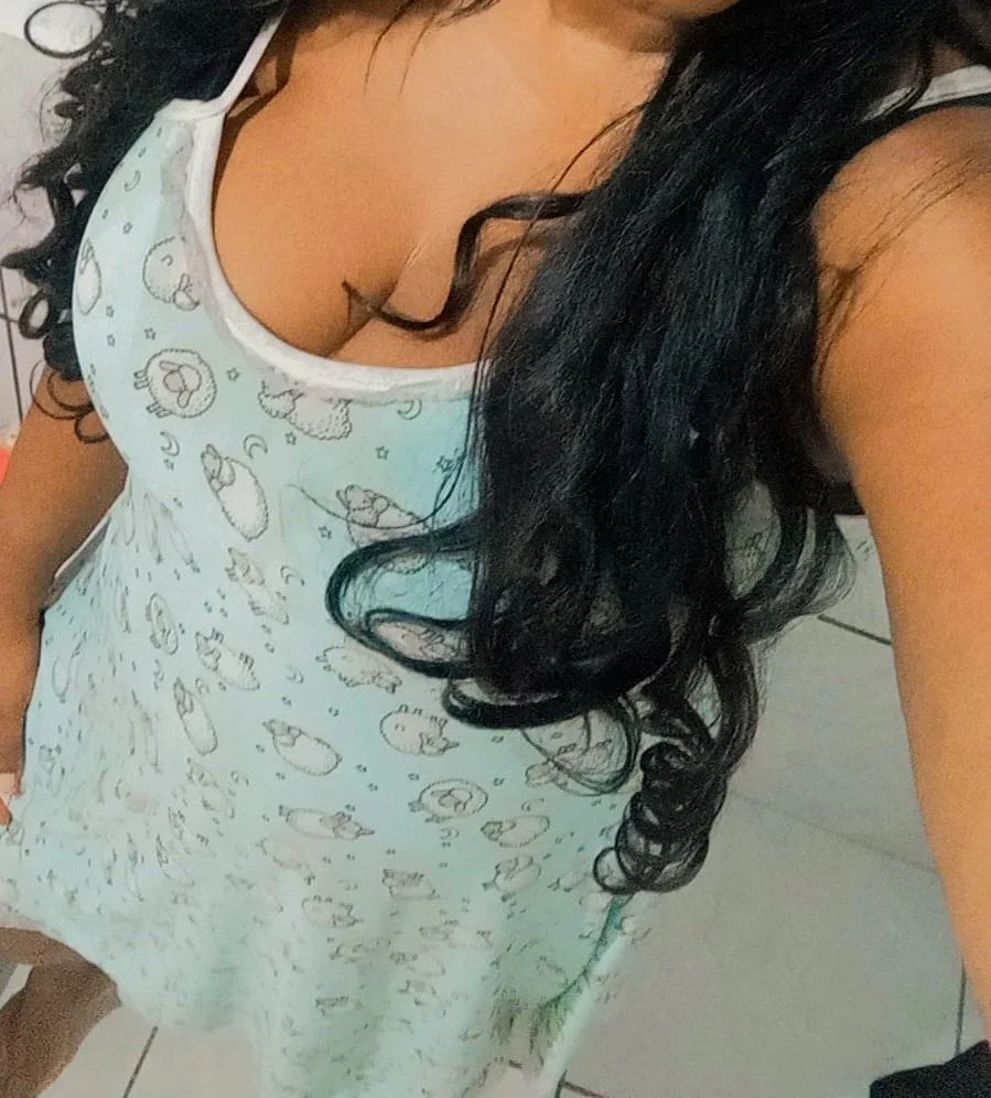 Morena peituda de pijama, parte 4 image 4