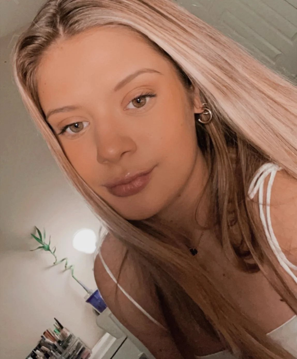 Fat cock for a College baddie Grace 18+ (1) main image