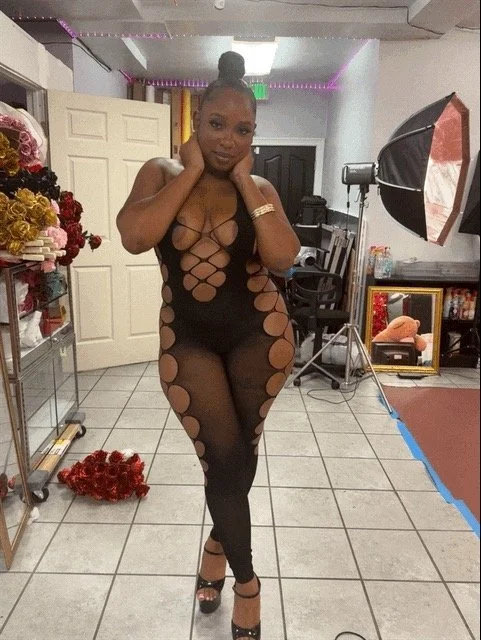 Hot thick black slut image 4