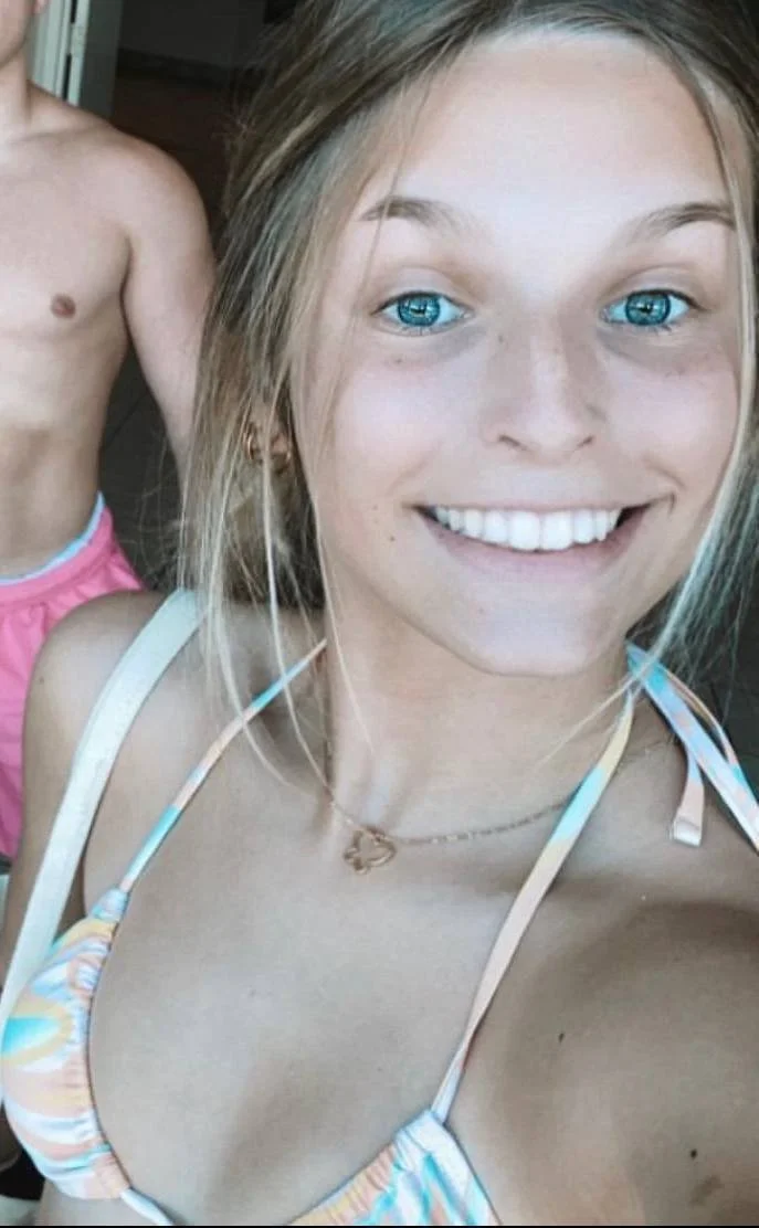 anyone want to cumtrib abby for her socials? tele goontoirls image 2