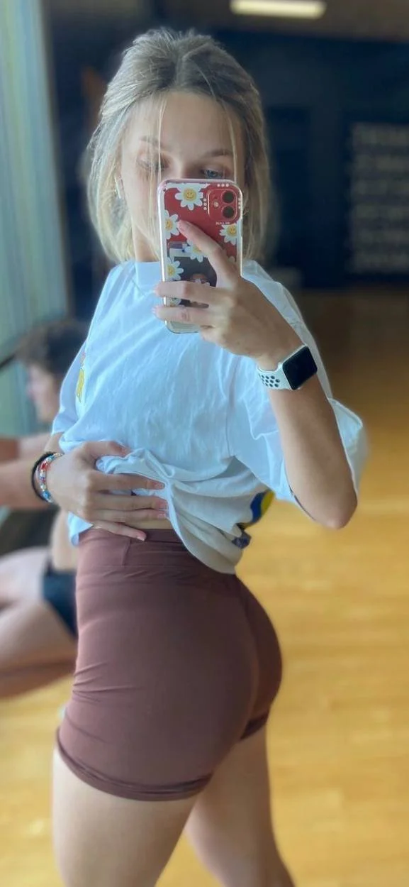 anyone want to cumtrib abby for her socials? tele goontoirls image 3