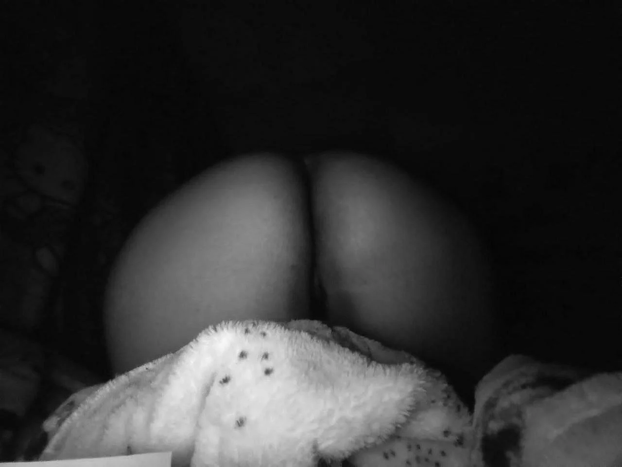 MY BIG-ASS GIRLFRIEND, HOPE SHE NEVER FINDS OUT I LEAKED HER PICS. image 2