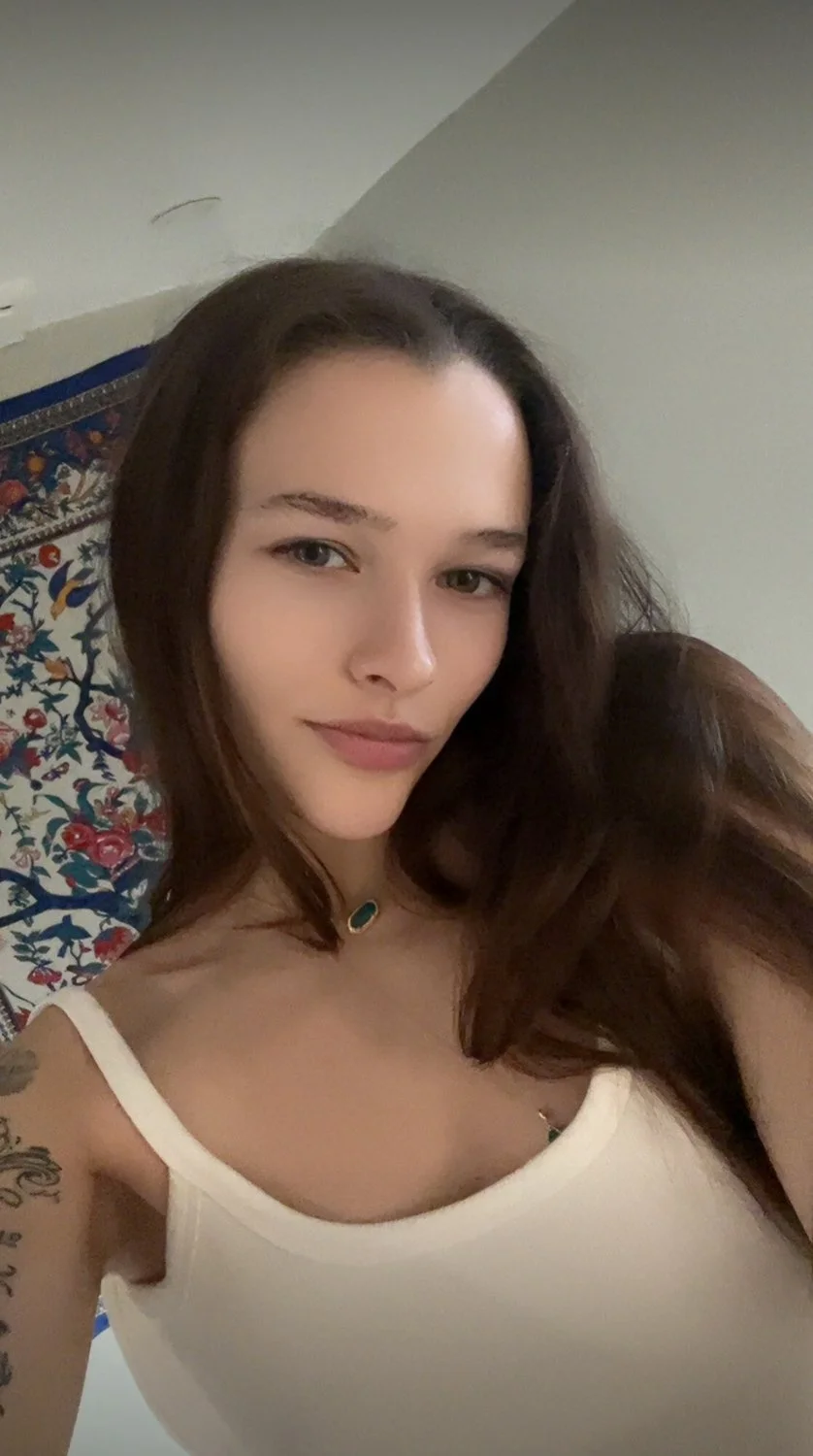 Beautiful slut leaked image 24