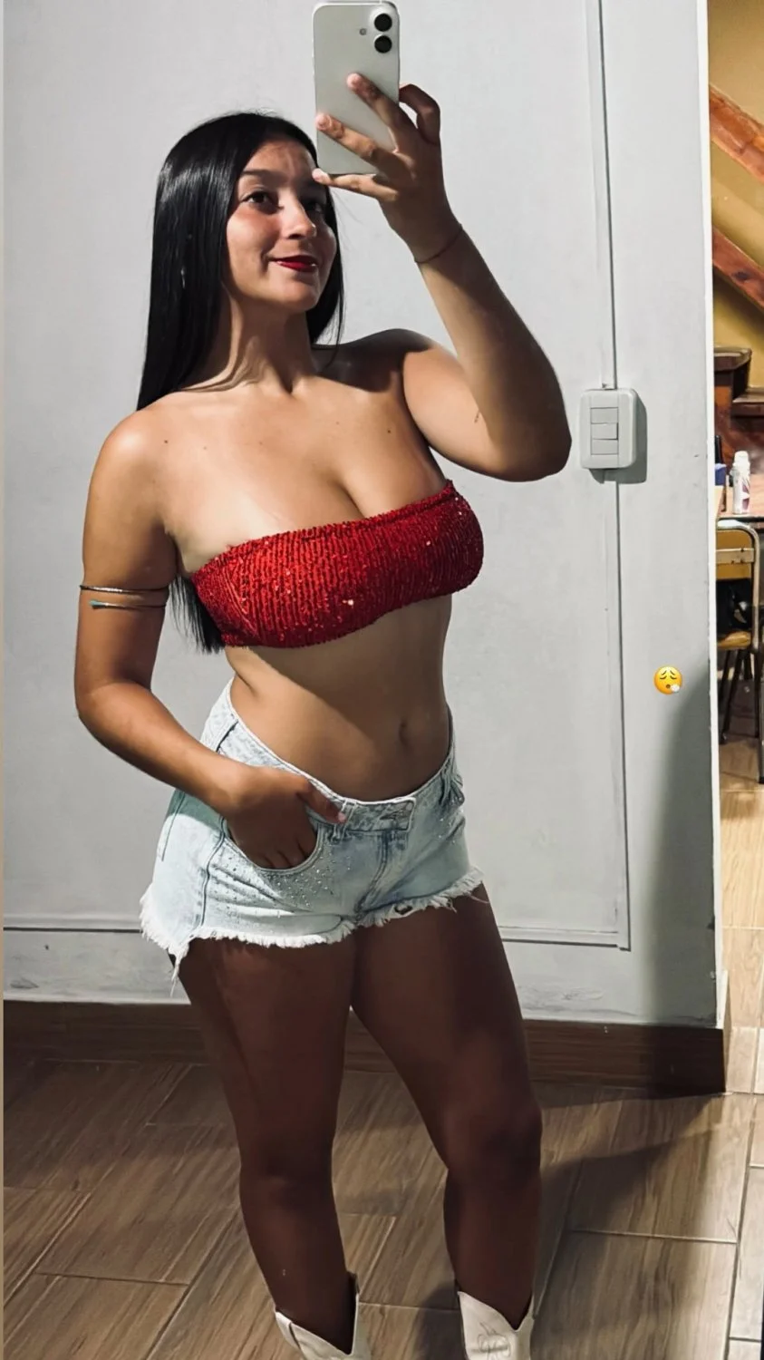 Pendeja argentina egresada CON TERRIBLES TETAS DE INSTAGRAM image 12