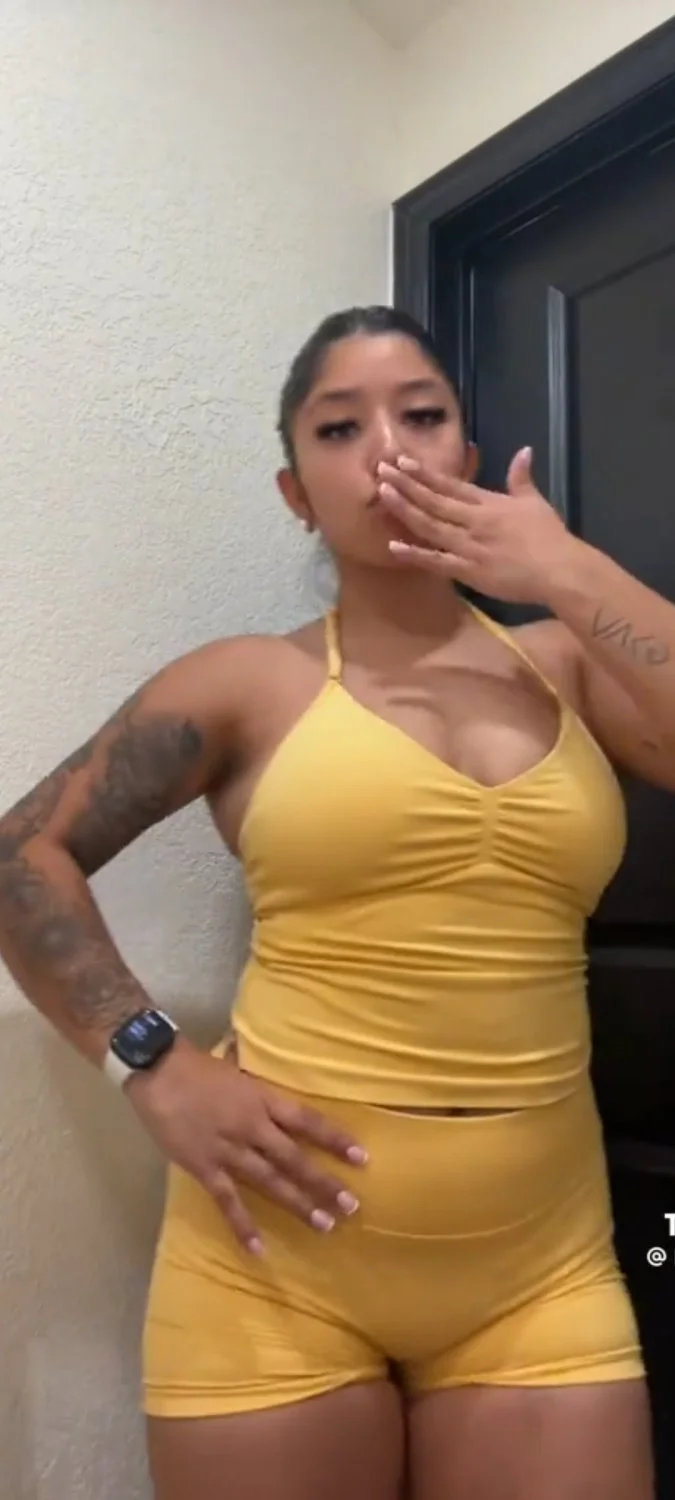 Gym girl leeean.1 i love her ass image 2