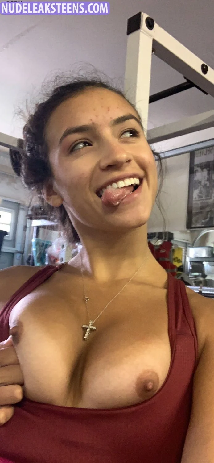 Ariana B image 38