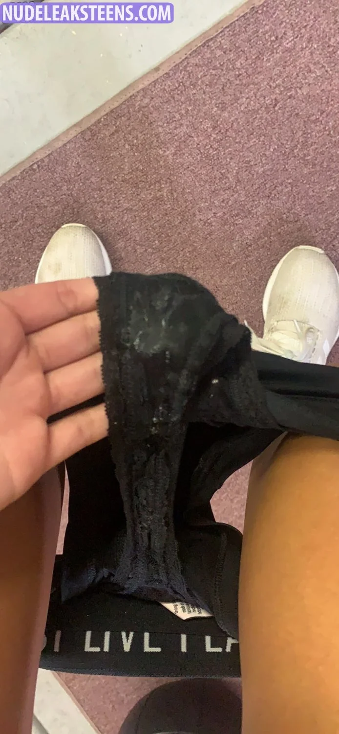 Ariana B image 39